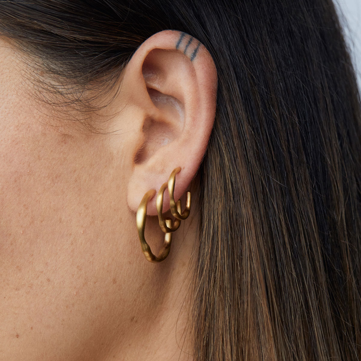 Ivy Hoop Earrings Gold Campaign Linda Tahija